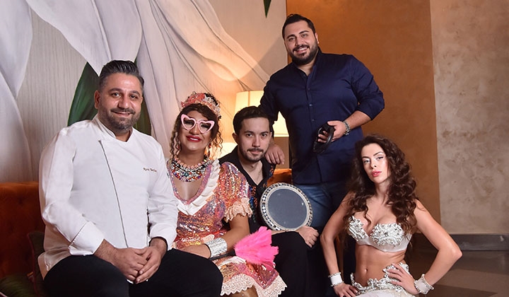 Efrouz eğlence hayatında ezberleri bozuyor