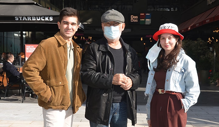 Şener Şen’den genç meslektaşlarına tam destek