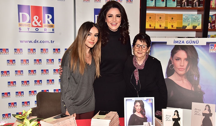 Banu Noyan, ‘Biraz Söz Dinle’nin ilk imza gününde sevenleriyle buluştu