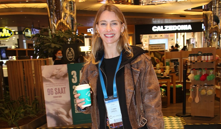 Tuba Ünsal’ın prova arası kahve keyfi