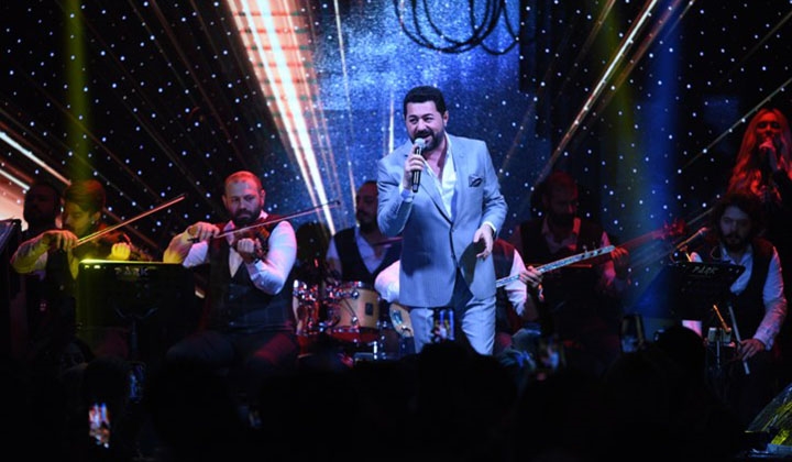 Serkan Kaya Yeni Gazino’da kapalı gişe