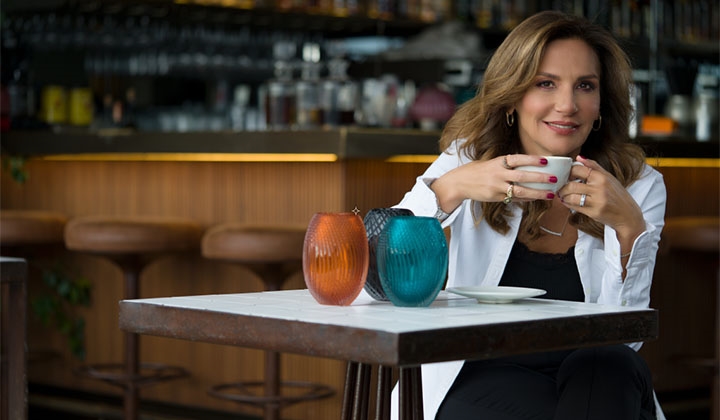 Elif Şakar’ın ilk kitabı ‘Herkes Çıplak’ raflarda