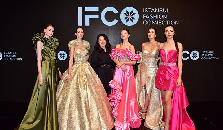 Nilgün Balaban’dan İstanbul Moda fuarı’nda görkemli defile