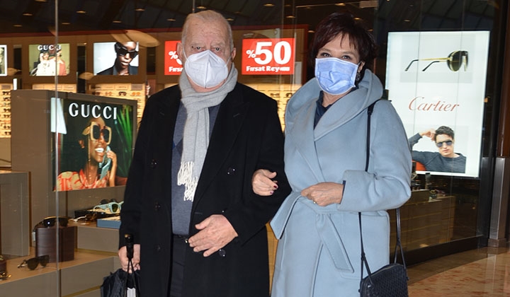 Yılların eskitemediği çift Hülya Koçyiğit ve Selim Soydan