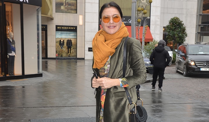 Şevval Sam fit görünümüyle yıllara meydan okuyor