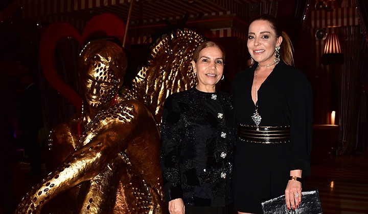 Sosyete Cahide Palazzo’nun müdavimi oldu