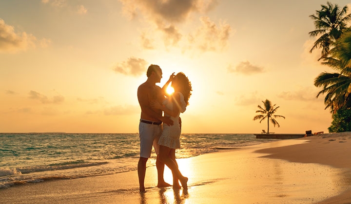 Volkan Ataman eşi Pınar Ataman ile Maldivler’de romantik bir yıldönümü kutladı