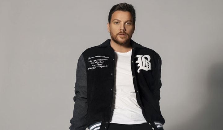 Sinan Akçıl hit şarkılarıyla Carousel’de