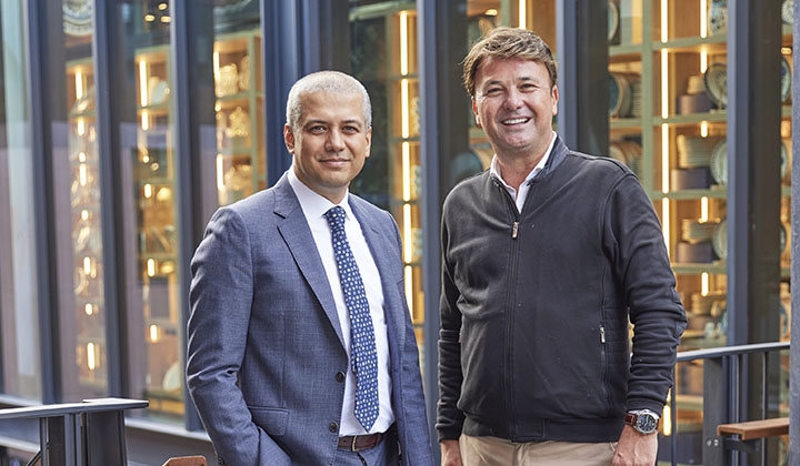 Saffet Emre Tonguç’un İstanbul aşkı Karaca fincanlarında