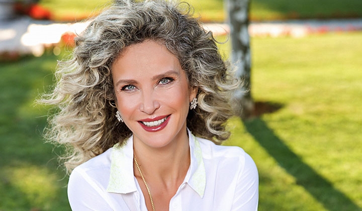 Esra Oflaz’dan bir gaip cinayet romanı: Yen!